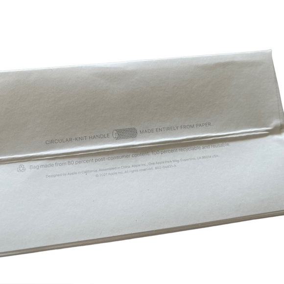 APPLE bundle set of stickers, small and medium shopper bags. Great condition - Picture 3 of 16